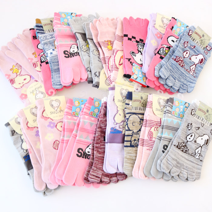 値下げで最終入荷 婦人ショート丈5本指ソックス キャラクターソックス スヌーピー 靴下 ソックス レッグウェアの卸 仕入れならキャプテン ユー